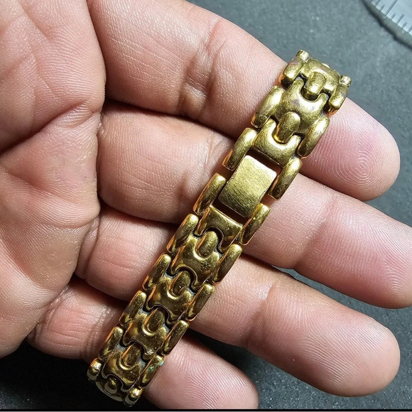 Seiko Ladies Quartz Cocktail Watch Gold Tone Working 7 Inch Bracelet V700-6389 - Picture 8 of 10